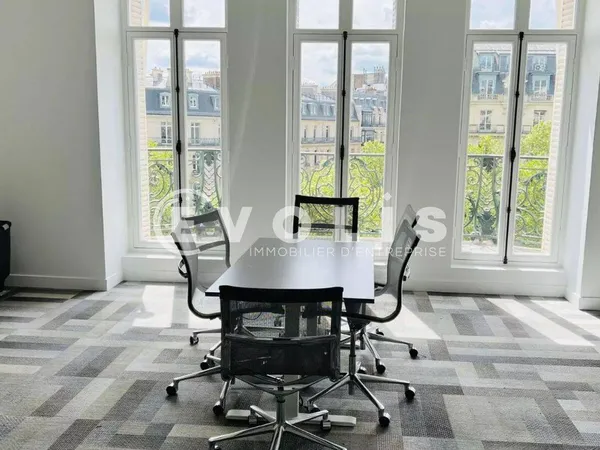 Bureau 70 m²