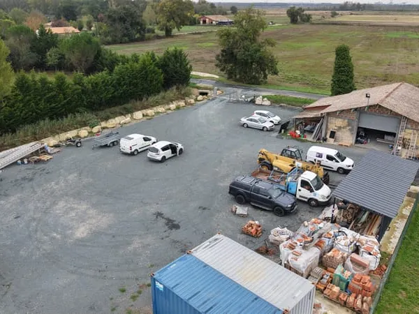 Local d'activité 118 m² - parcelle de 1500 m² - AMBES 33810