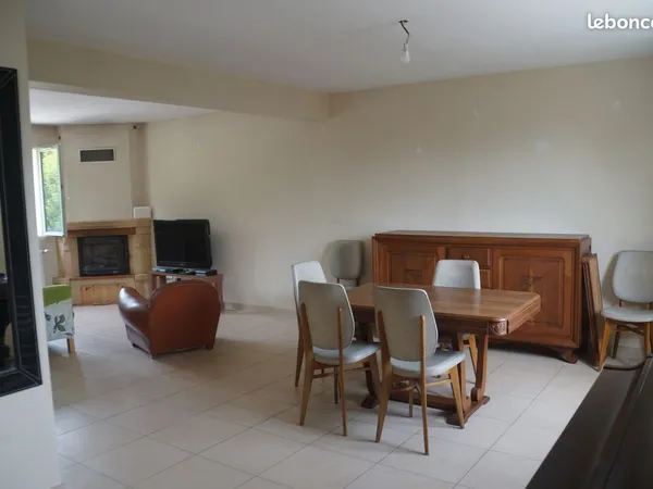 Ensemble immobilier composé de deux maisons d'un total de 243m²