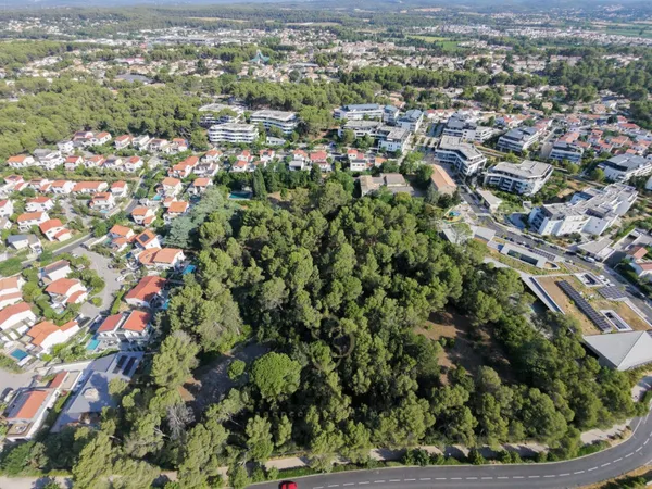 Maison 25 pièces 650 m²