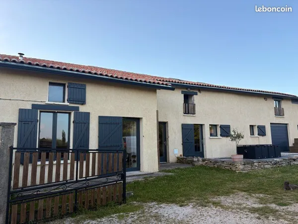Maison ancienne entièrement rénovée - 150 m² - Lumineuse - Chef-Boutonne