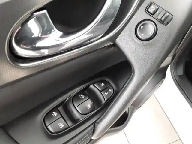 Nissan Qashqai 1.5 dci 115 dct — photo 21