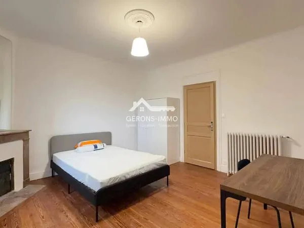 Appartement 1 pièce 100 m²