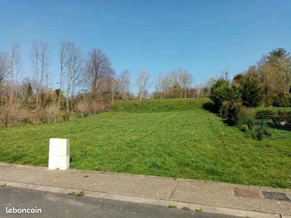 Terrain viabilisé sectaire résidentiel 732 m²