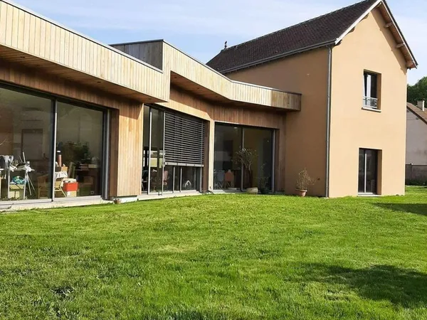 Propriété 6 pièces 224 m²