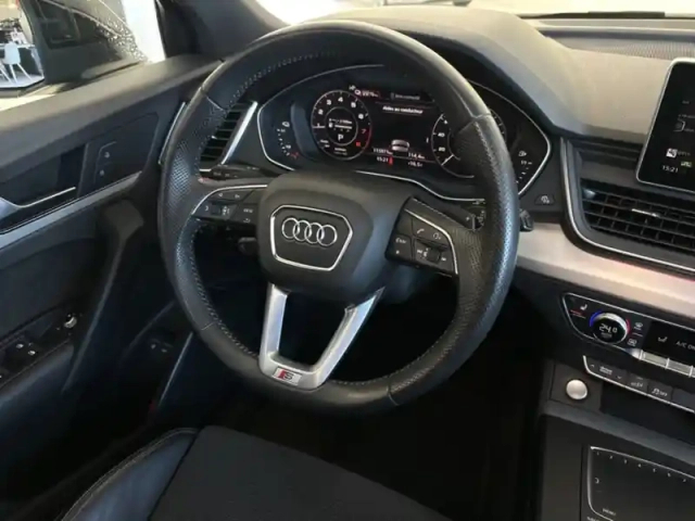 Audi Q5 55 tfsi e quattro s line 2.0 3 — photo 16