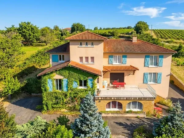 Maison 7 pièces 410 m²