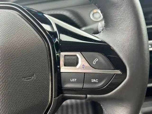 Peugeot 208 electrique 50 kwh 136ch — photo 40