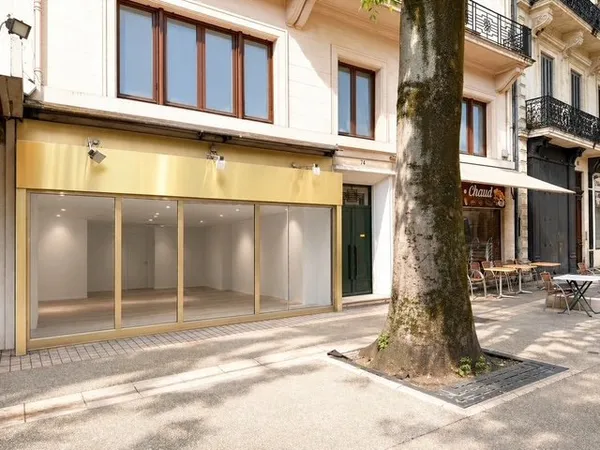 LOCAL COMMERCIAL BOULEVARD GAMBETTA NÎMES