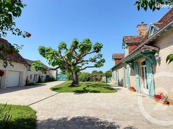 Propriété 7 pièces 242 m²
