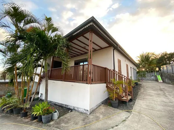 VILLA F4 à L'ETANG-SALÉ