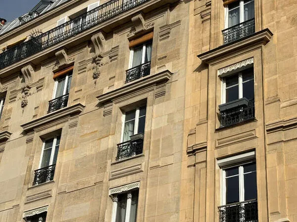 Studio dernier étage avec ascenseur