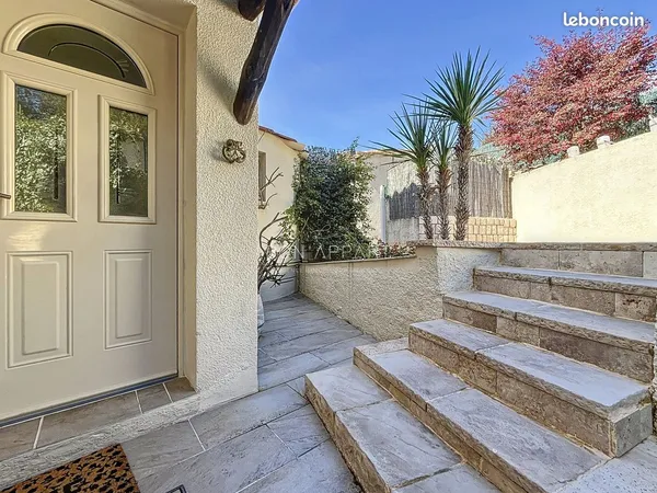 Villa 8 pièces 184 m²