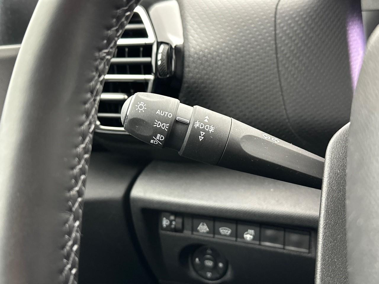 Citroën C4 puretech 130 s&s eat8 shine pack — photo 20