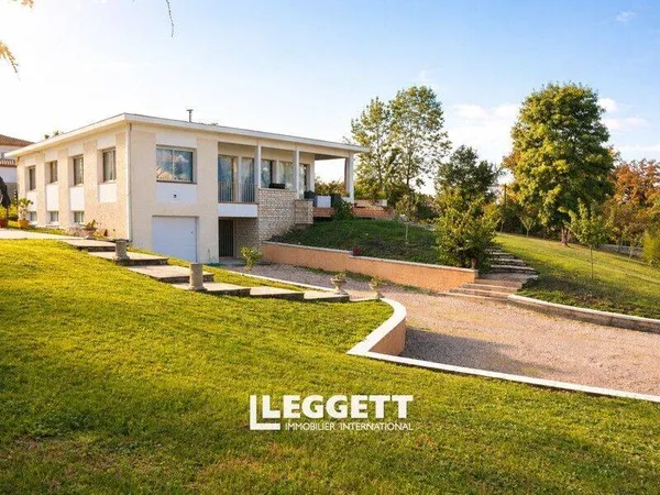 Maison 9 pièces 228 m²