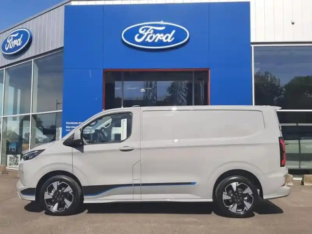 Ford Custom transit  fg 320 l1h1 2.5 duratec 232ch hybride rechargeable sport cvt — photo 9