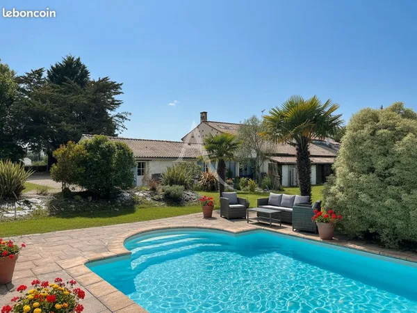 Propriété 6 pièces 205 m²