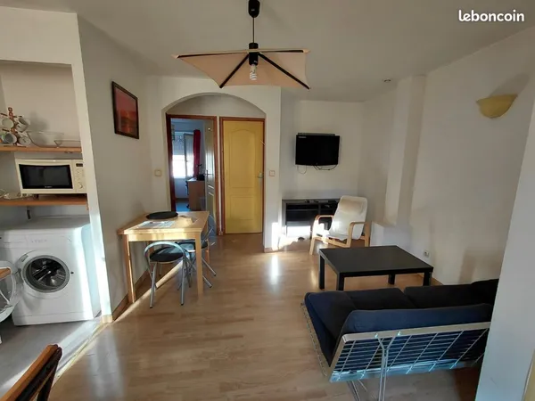 T3 MEUBLÉ 50 m² - 2 CHAMBRES - CALME - IDÉAL FAMILLE OU COLOCATION