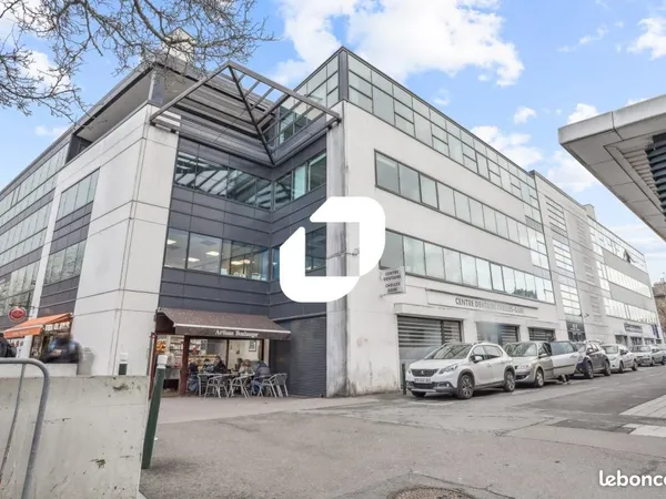 Bureau 225 m²