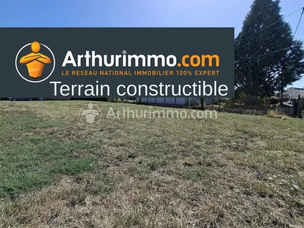 Terrain 703 m²
