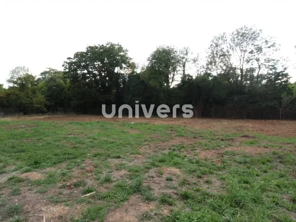 TERRAIN CONSTRUCTIBLE de 1283 m² à CHABEUIL
