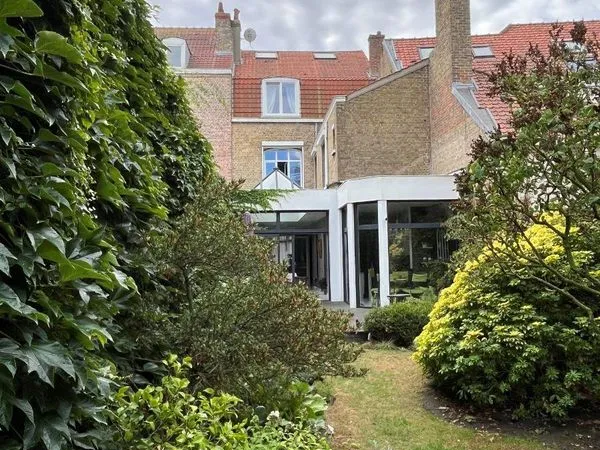 Maison 8 pièces 255 m²