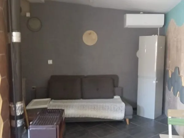 Loue à la Farlède logement meublé Plain pied dans jardin