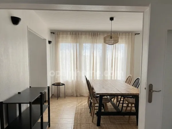 THIONVILLE - APPARTEMENT 5 PIÈCES AVEC 3 CHAMBRES ! BALCON ET PARKING ! EXCELLENTES PRESTATIONS !