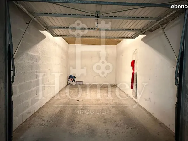 Parking/box 90 m² Gaillard