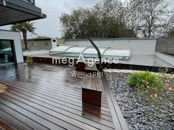 Villa T10 269m² + appartement indépendant sur terrain clos de 2150m²