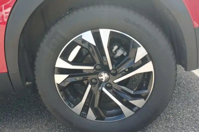 Peugeot 2008 puretech 100 s&amp;s bvm6 — photo 12