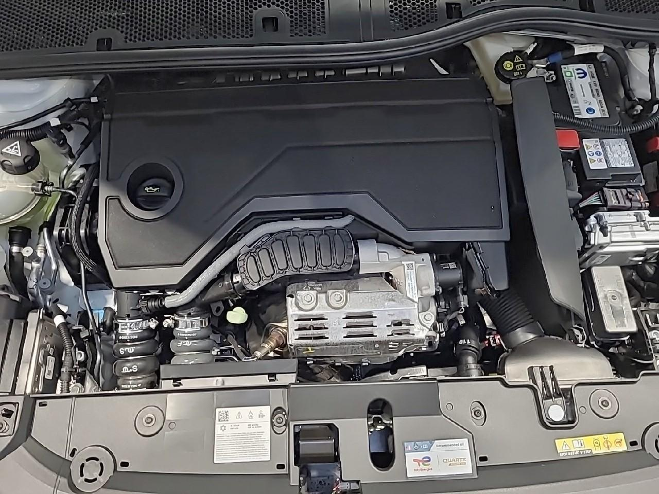Peugeot 208 hybrid 100 e-dcs6 gt — photo 15