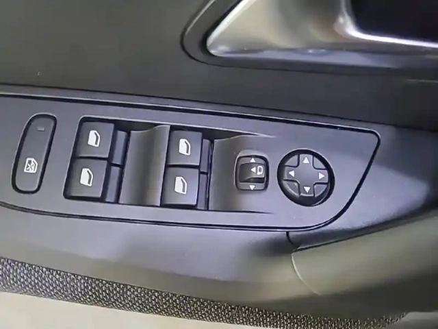 Peugeot 2008 puretech 100 s&amp;s bvm6 — photo 80