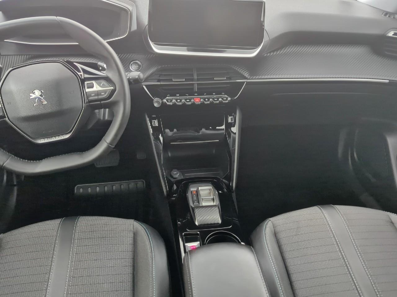 Peugeot 2008 puretech 130 s&s eat8 allure pack — photo 8