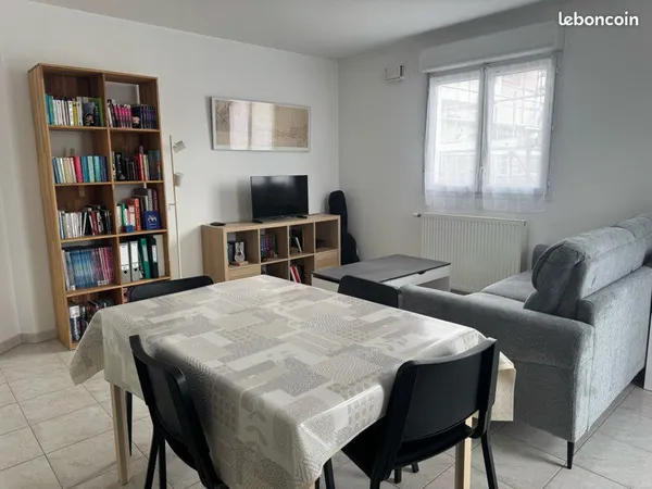 Vente appartement T2 lumineux avec balcon et garage - Besançon, quartier Léo Lagrange
