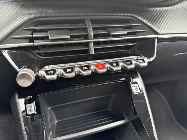 Peugeot 2008 puretech 130 s&amp;s eat8 — photo 27