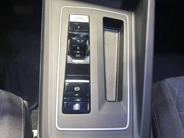 Volkswagen Golf 1.5 ehybrid 204 dsg6 — photo 32
