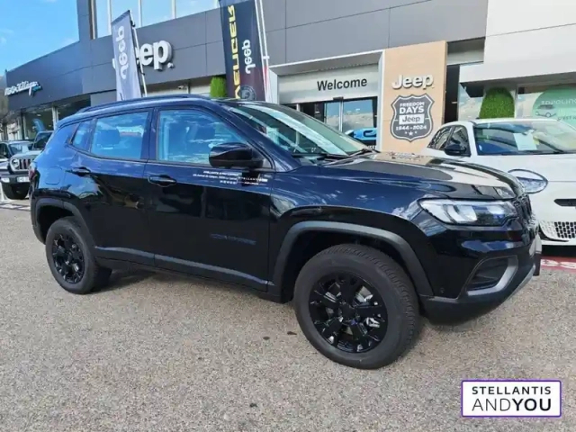 Jeep Compass 1.3 phev t4 240 ch 4xe eawd — photo 3