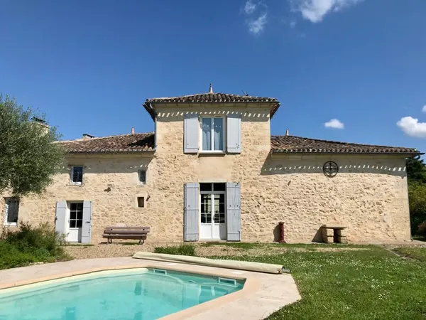 Maison 8 pièces 262 m²