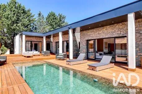 Maison 5 pièces 190 m²