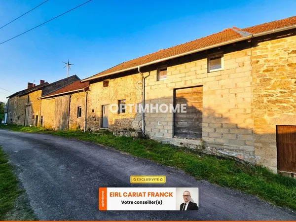 À vendre : Grange avec maison à rénover - Idéalement située à Fursac