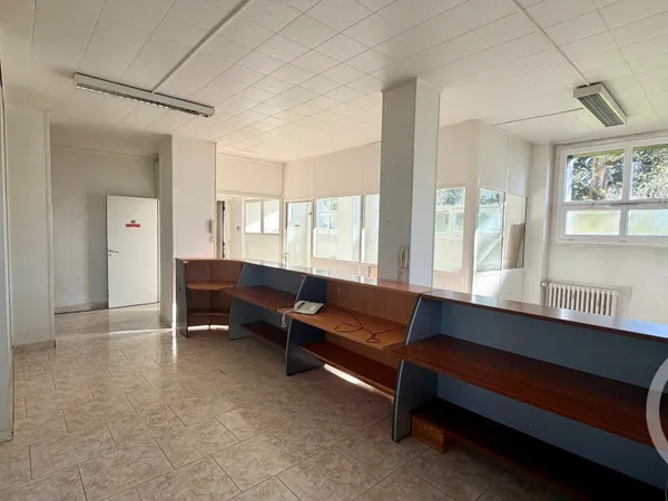 Bureaux 136 m²