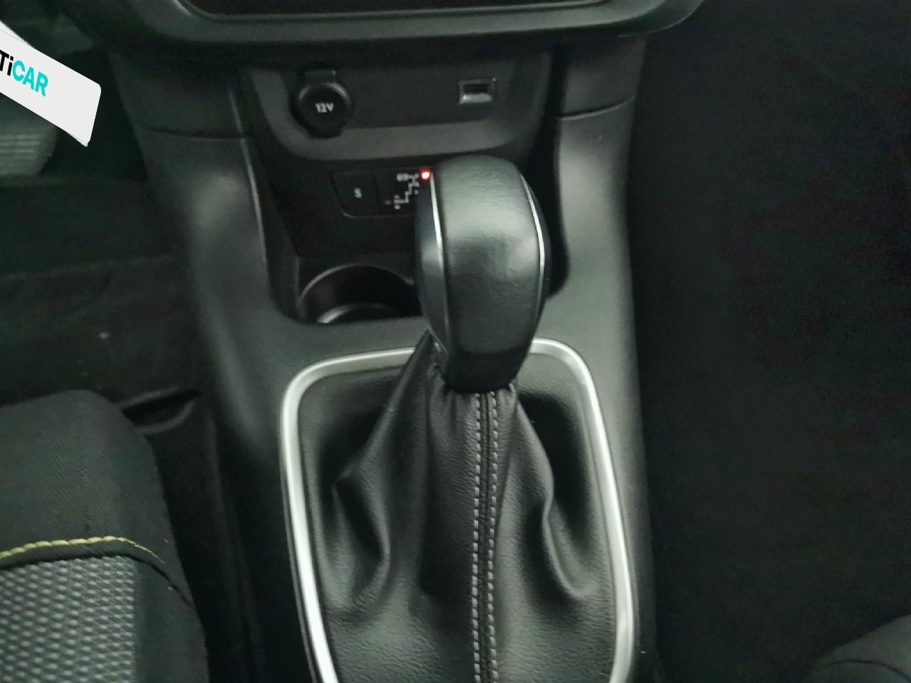 Citroën C3 puretech 110 s&s eat6 shine — photo 23