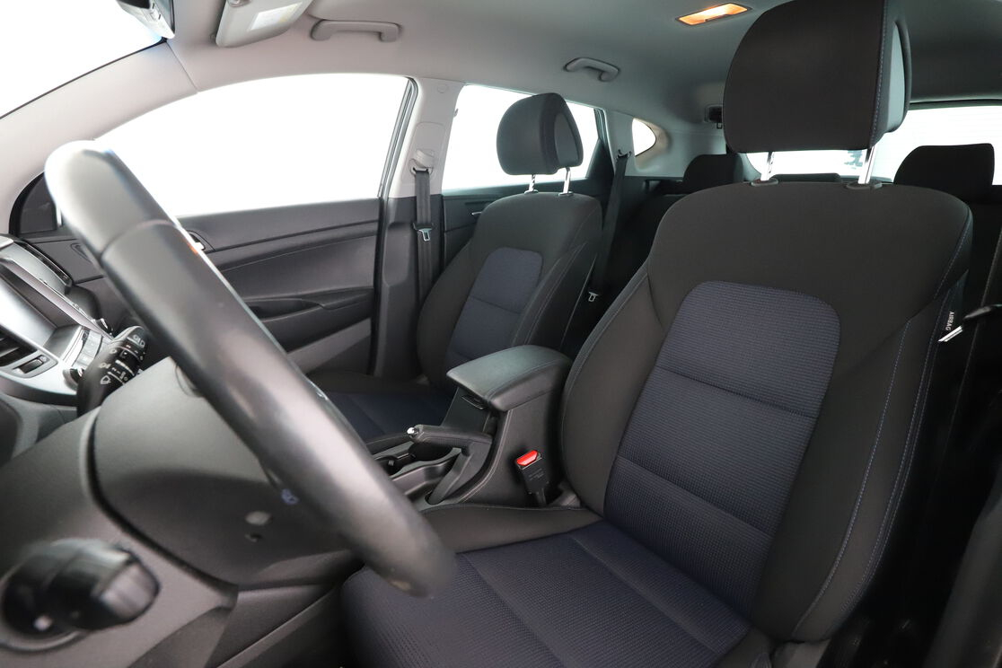 Hyundai Tucson 1.7 CRDi 2WD — photo 9