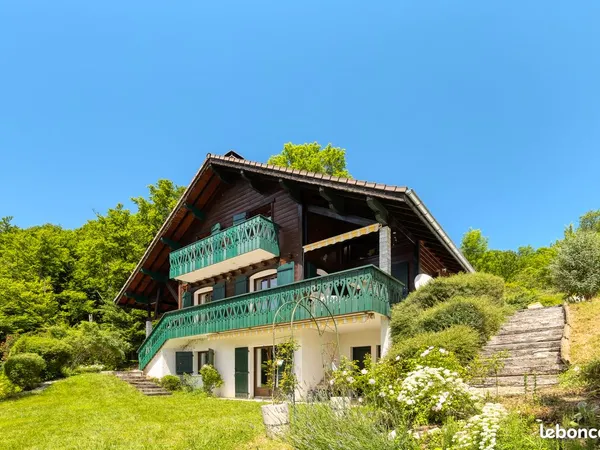 Chalet 5 pièces 180 m²