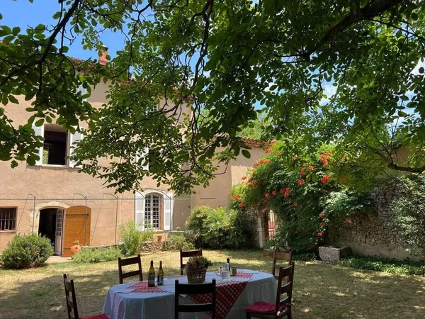Villa 6 pièces 250 m²