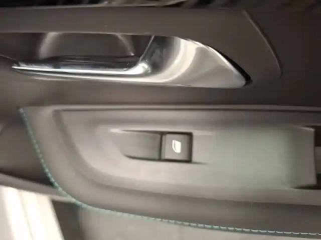Peugeot 208 puretech 100 s&amp;s bvm6 — photo 40