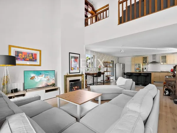 Maison Noisy Le Roi 7 pièce(s) 180.69 m2