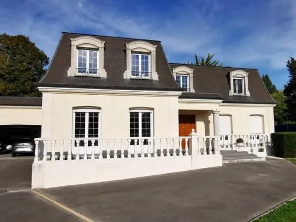Maison 8 pièces 256 m²