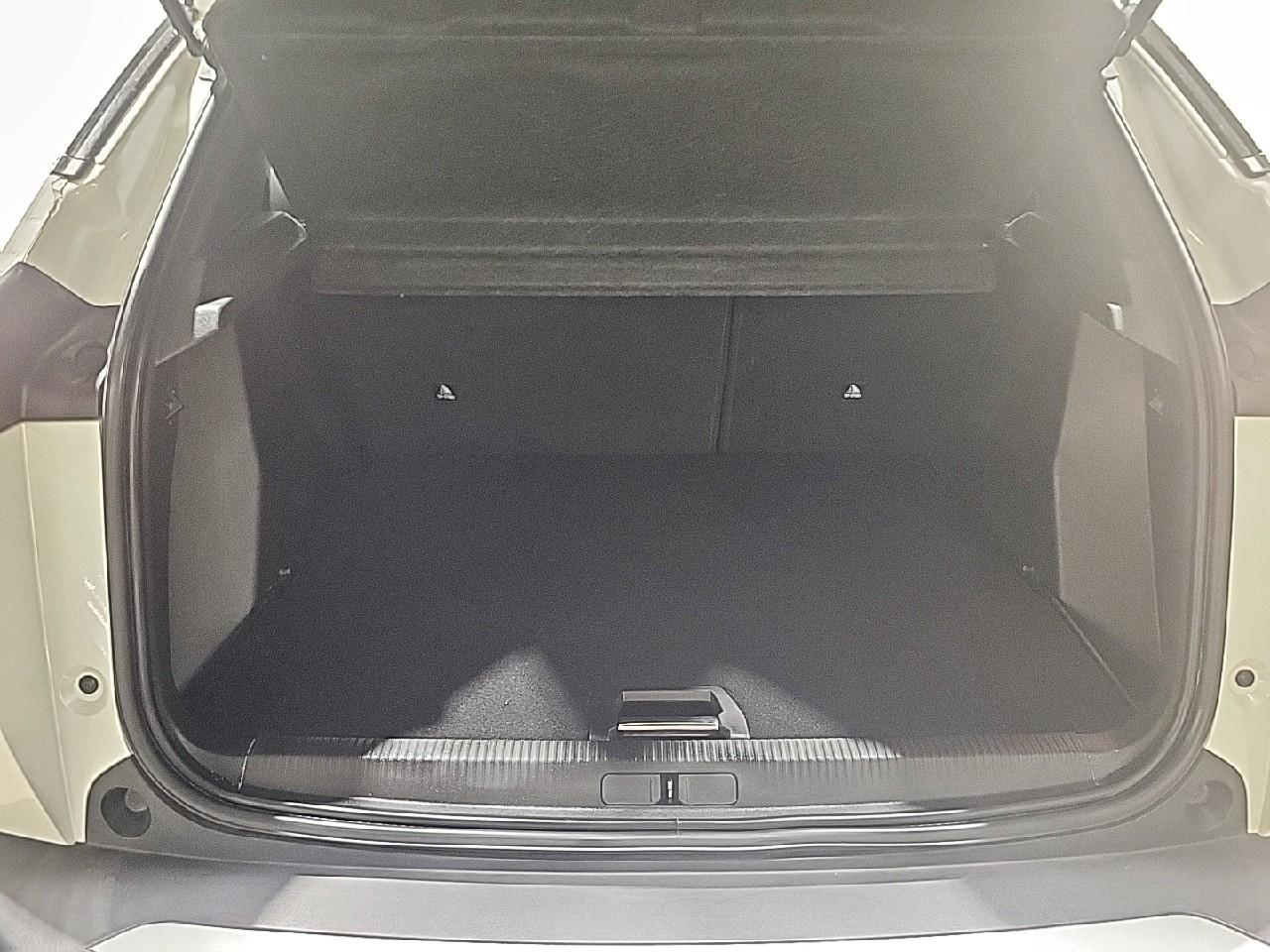 Peugeot 2008 puretech 130 s&s eat8 gt — photo 14
